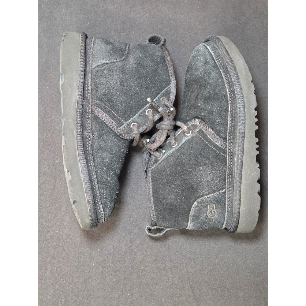 UGG Neumel Black Suede Sheepskin Lined Chukka Boots Kids Size 13 1017320K